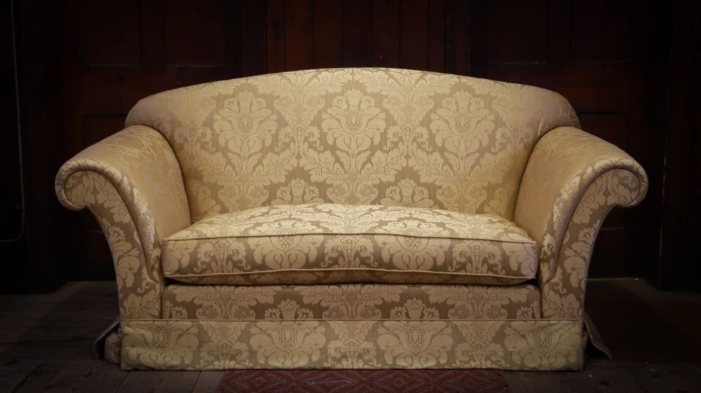 Duresta Art Forma 2 Seater Sofa Beige Gold Damask part of Set rrp£3000 - Image 14