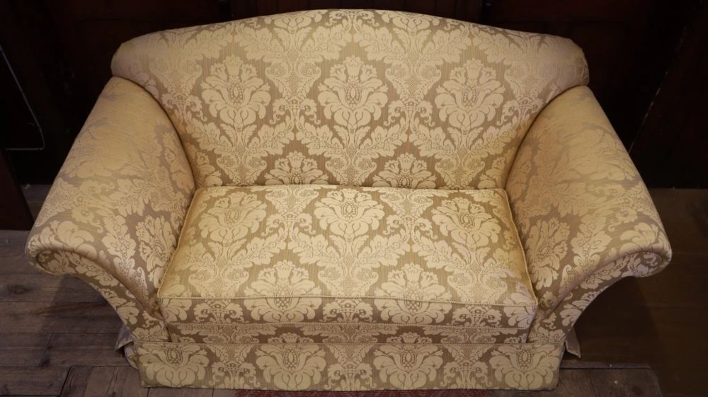 Duresta Art Forma 2 Seater Sofa Beige Gold Damask part of Set rrp£3000 - Image 15