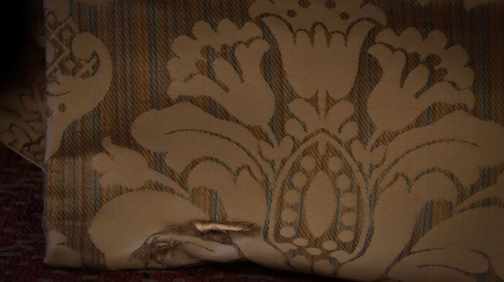 Duresta Art Forma 2 Seater Sofa Beige Gold Damask part of Set rrp£3000 - Image 6