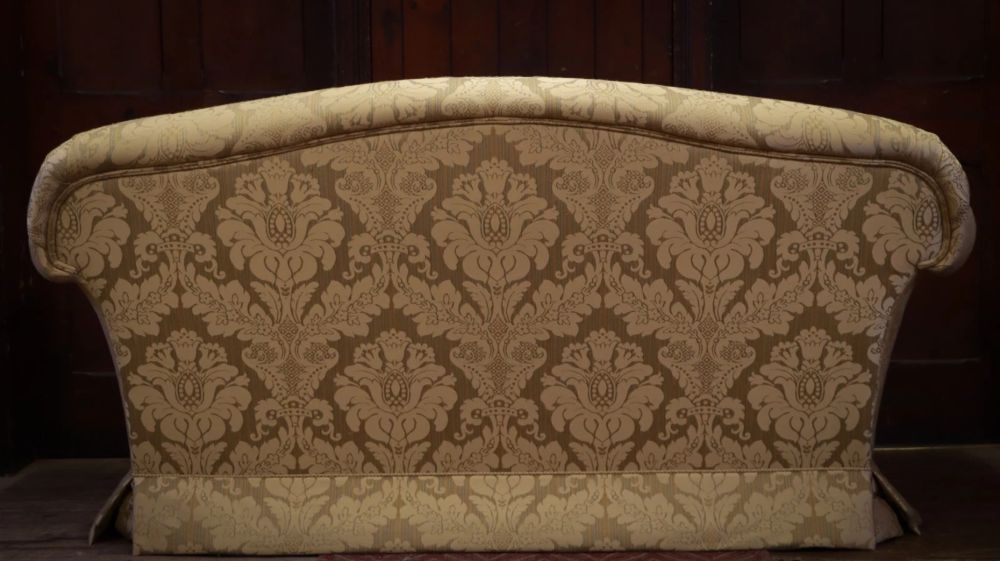 Duresta Art Forma 2 Seater Sofa Beige Gold Damask part of Set rrp£3000 - Image 8