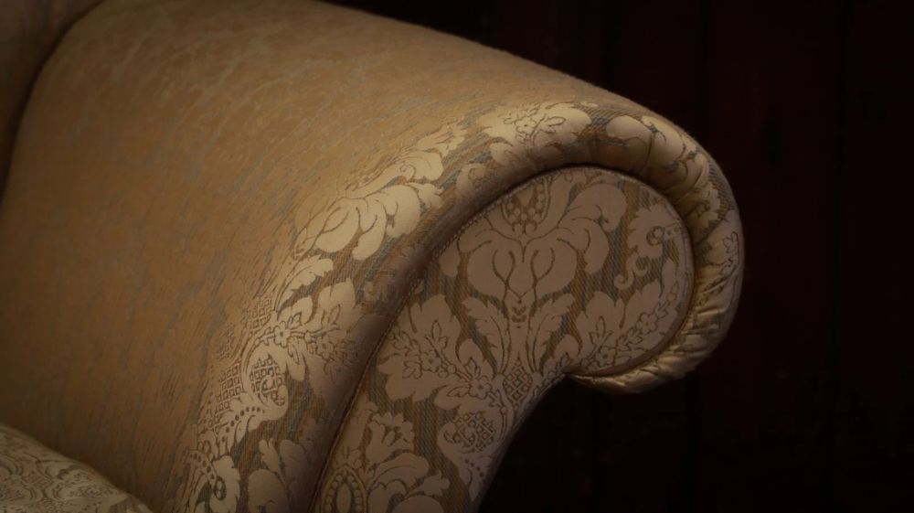 Duresta Art Forma 3 Seater Sofa Beige Gold Damask part of Set rrp£3000 - Image 18