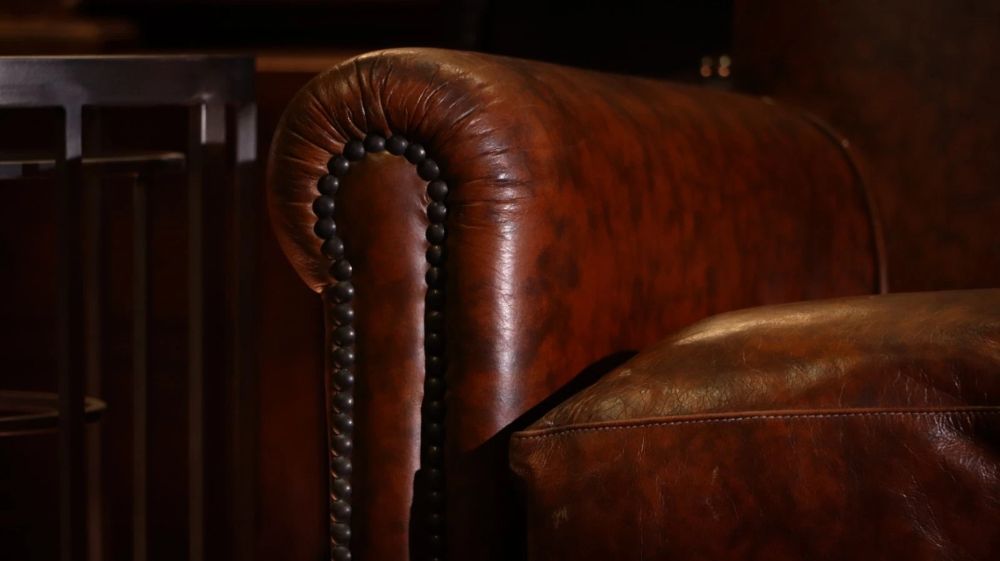 Stunning Tetrad Prince Midi 2 Seater Leather Club Small Sofa Brompton Tan - Image 9