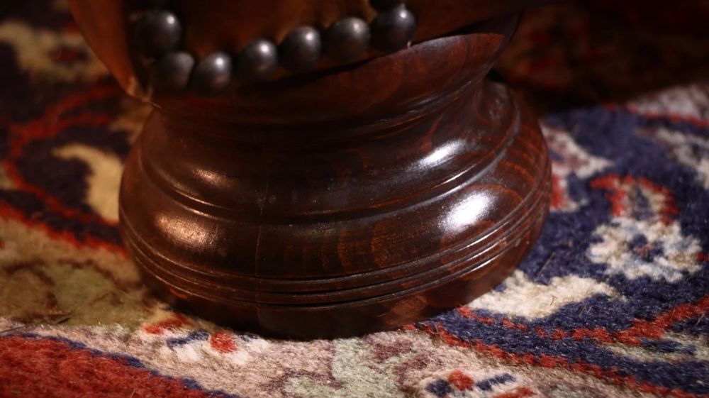 Stunning Tetrad Prince Midi 2 Seater Leather Club Small Sofa Brompton Tan - Image 6