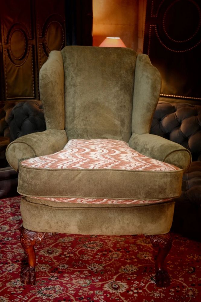 SUPERB PAIR VICTORIAN STYLE BALL & CLAW FEET WINGBACK ARMCHAIRS NOBALIS BARGELLO - Image 9