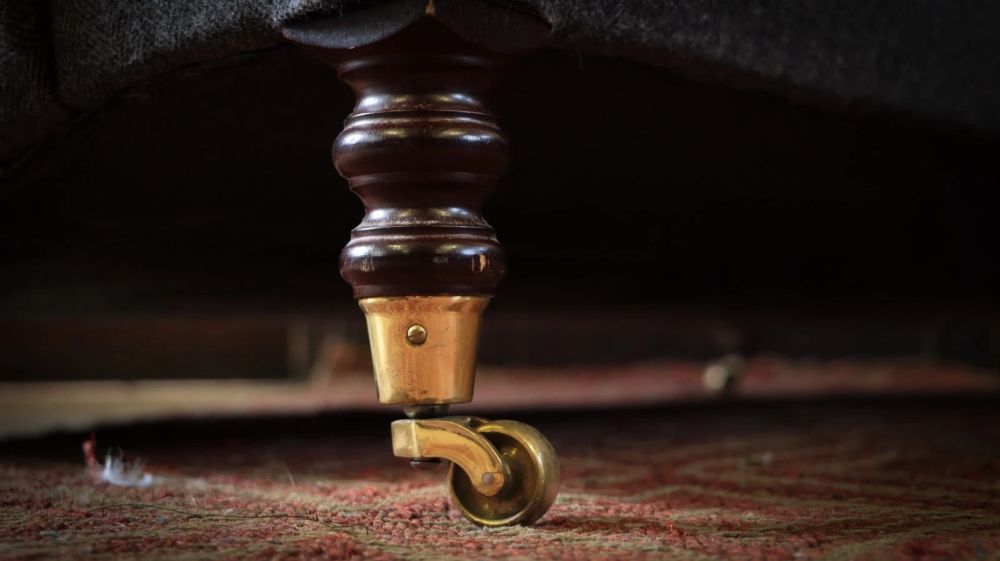 Pair George Smith Signature 2 Seater Sofas Harris Tweed Herringbone RRP £18000 - Image 11