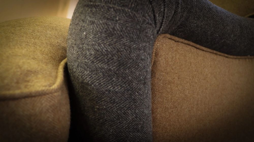 Pair George Smith Signature 2 Seater Sofas Harris Tweed Herringbone RRP £18000 - Image 9