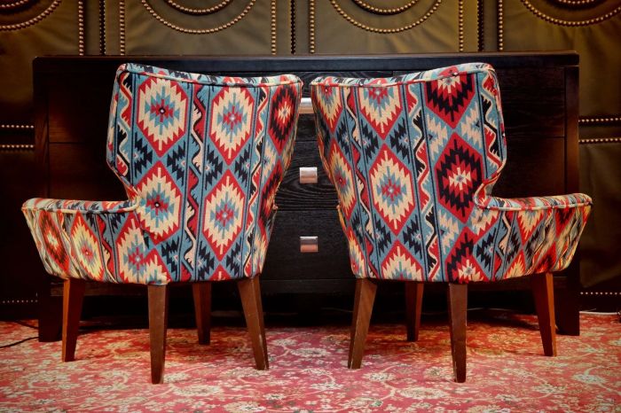 Pair George Smith Bedroom Nursing Kilim Under Wndow Armchairs Blue Red Rrp£11600 - Image 6