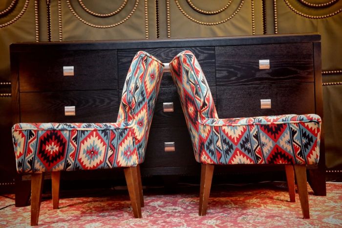 Pair George Smith Bedroom Nursing Kilim Under Wndow Armchairs Blue Red Rrp£11600 - Image 9