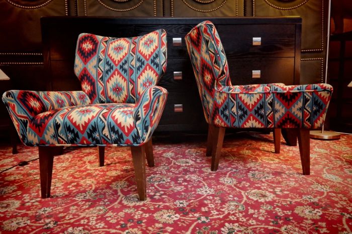 Pair George Smith Bedroom Nursing Kilim Under Wndow Armchairs Blue Red Rrp£11600 - Image 4