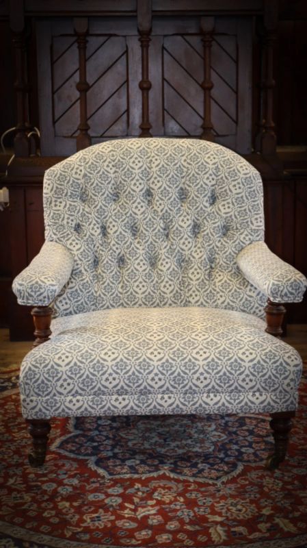 Howard & Sons buttoned open armchair in Ticking Fabric - Image 3