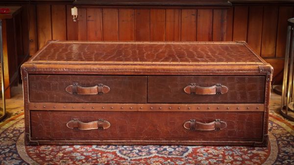 Stunning Timothy Oulton Stoneyhurst Large Leather Coffee Table Antique Whisky - Image 6