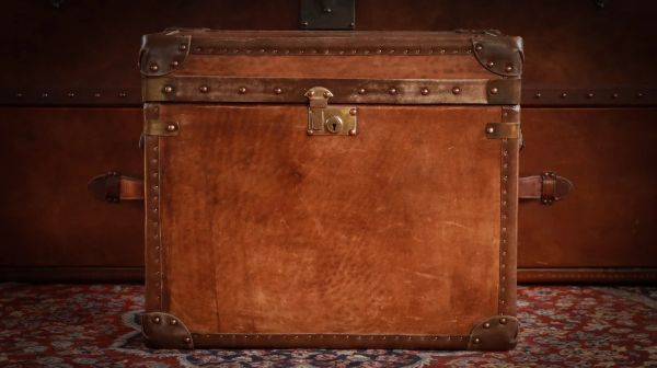 Superb Vintage Officer's Campaign White Star Trunk Leather Bedside Side table - Image 4