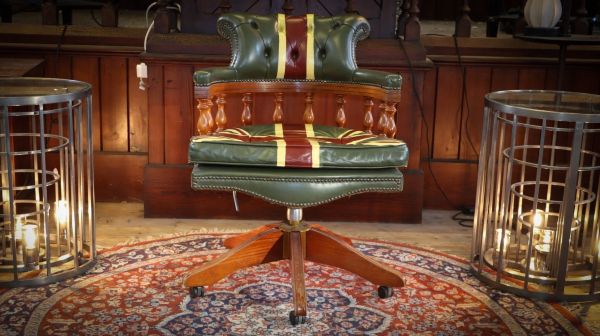 Stunning Rare Captains Swivel Leather Armchair Union Jack possibly George Smith - Image 4