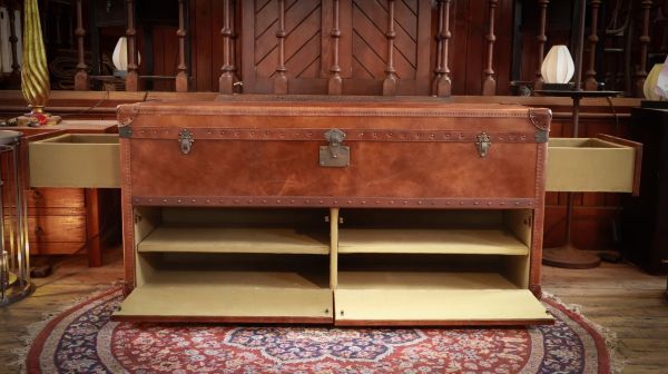 Super Timothy Oulton Mayfair Sideboard Media Unit Leather Trunk Antique Whisky - Image 4