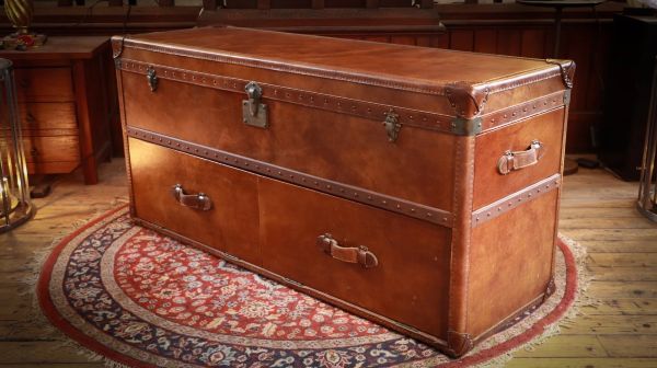 Super Timothy Oulton Mayfair Sideboard Media Unit Leather Trunk Antique Whisky - Image 5