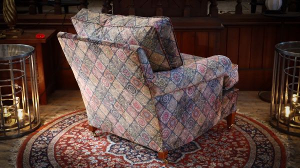 Stunning George Smith Short Scroll Arm Signature Armchair with cushion back - Image 6