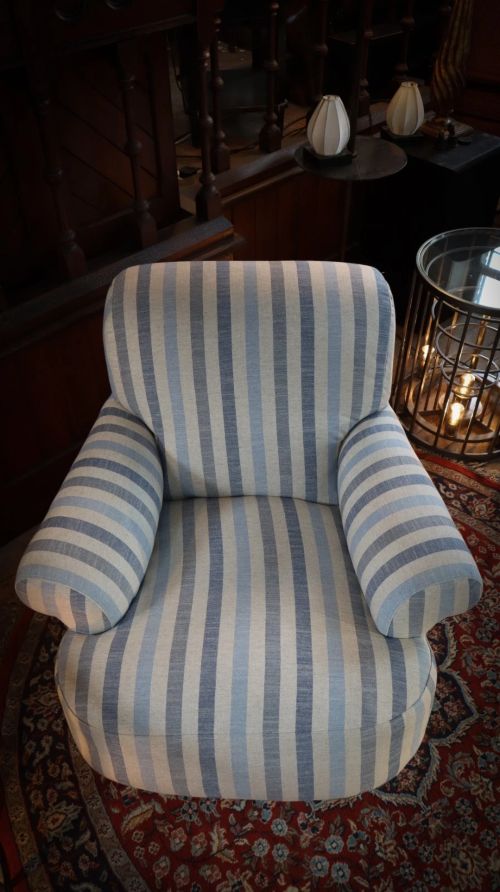 Howard and Sons Club Style Armchair Colefax And Fowler Linen Stripes Blue White - Image 7