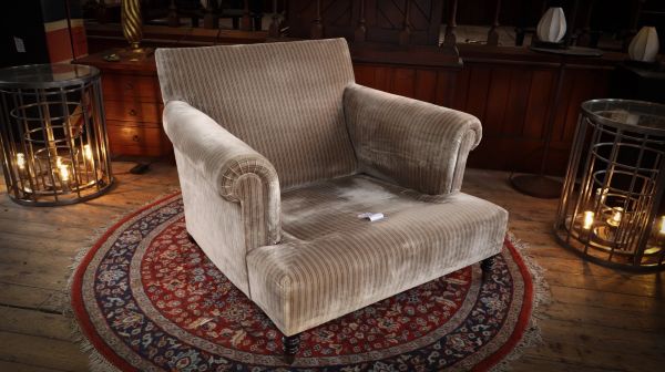 Super George Smith Short Scroll Arm Signature cushion back Snuggler Armchair - Image 8
