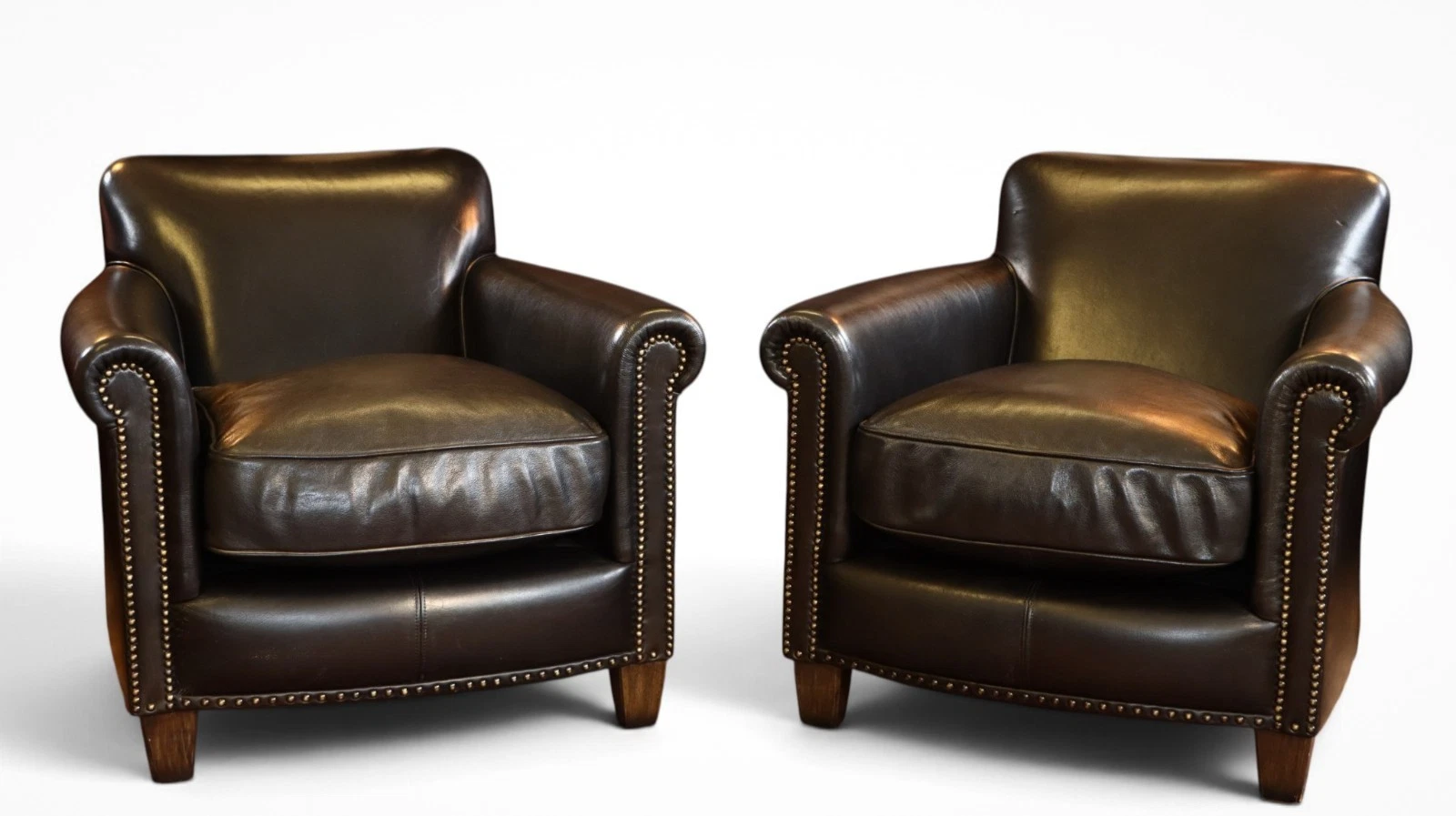 Sublime Pair of Vintage Alpha Halo Style Cigar Club Leather Armchairs Black